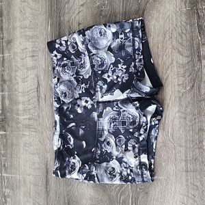 Champion PowerTrain Power Flex Fitted Compression Shorts in Black Photo Floral